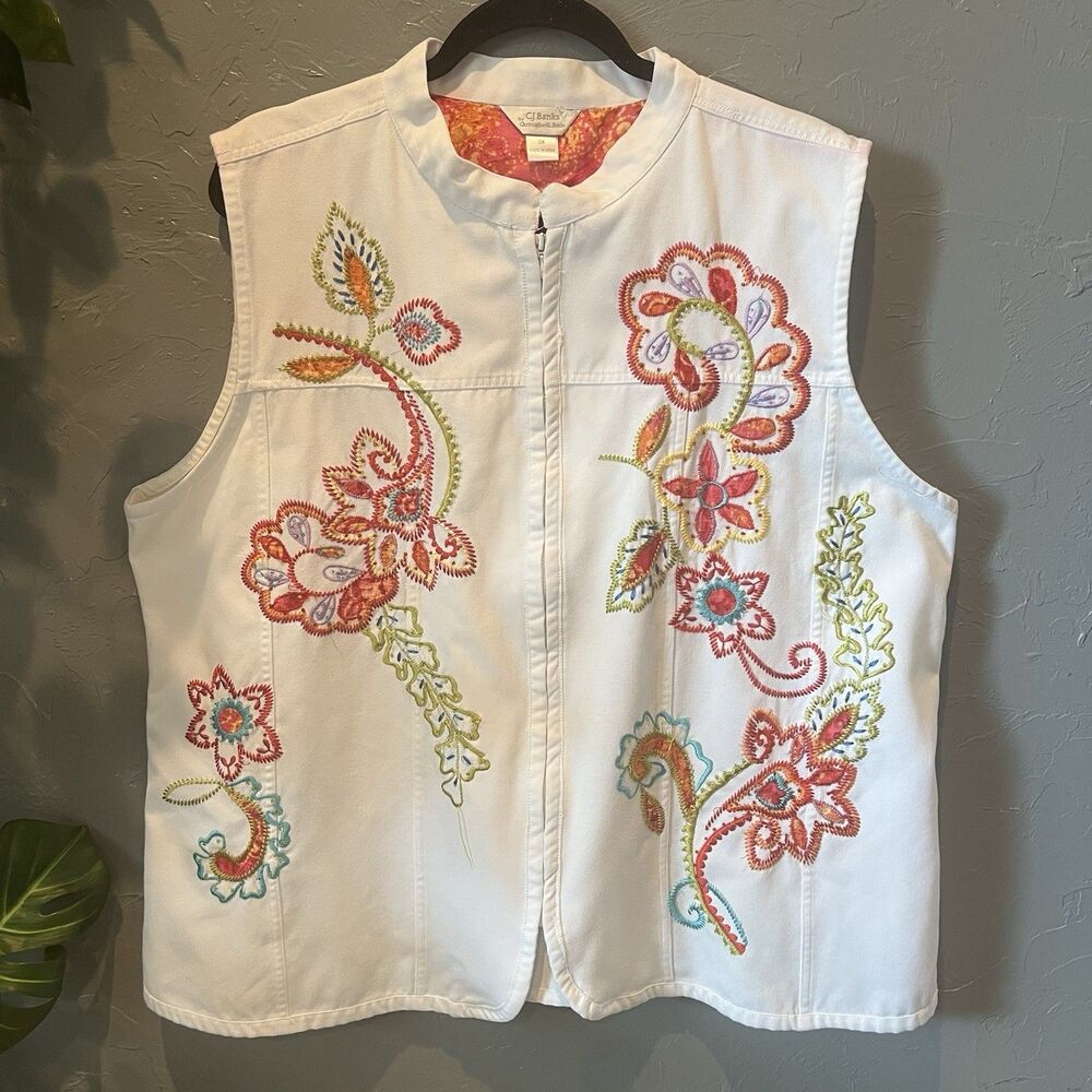 VTG CJ Banks Vest 2X White Cotton Embroidered Floral Grandmacore Cottagecore